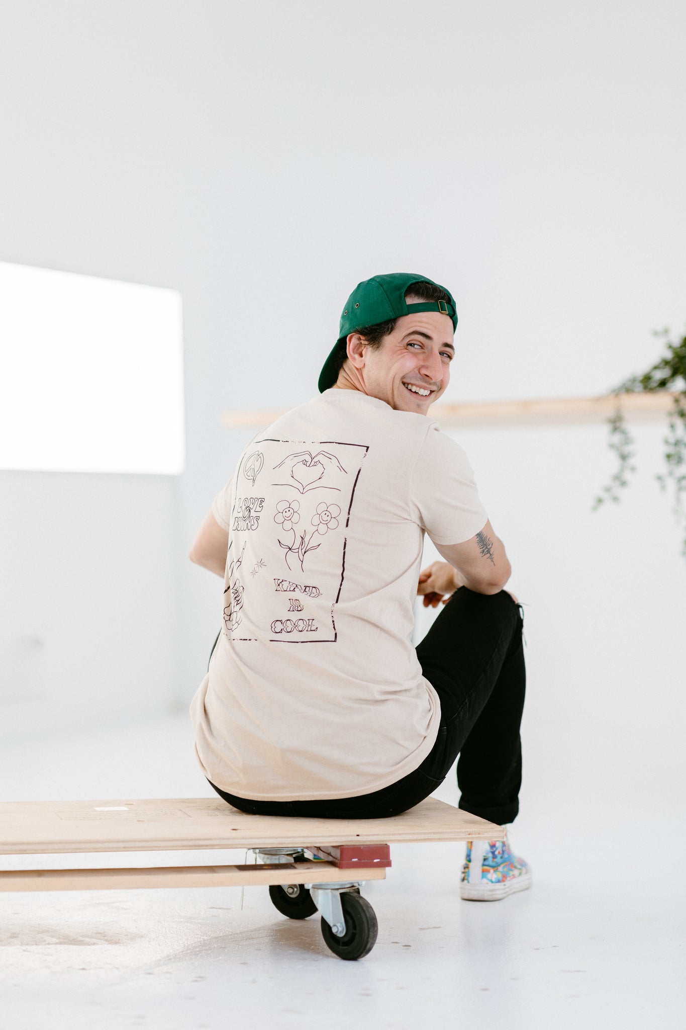 Love Wins - Beige T-Shirt